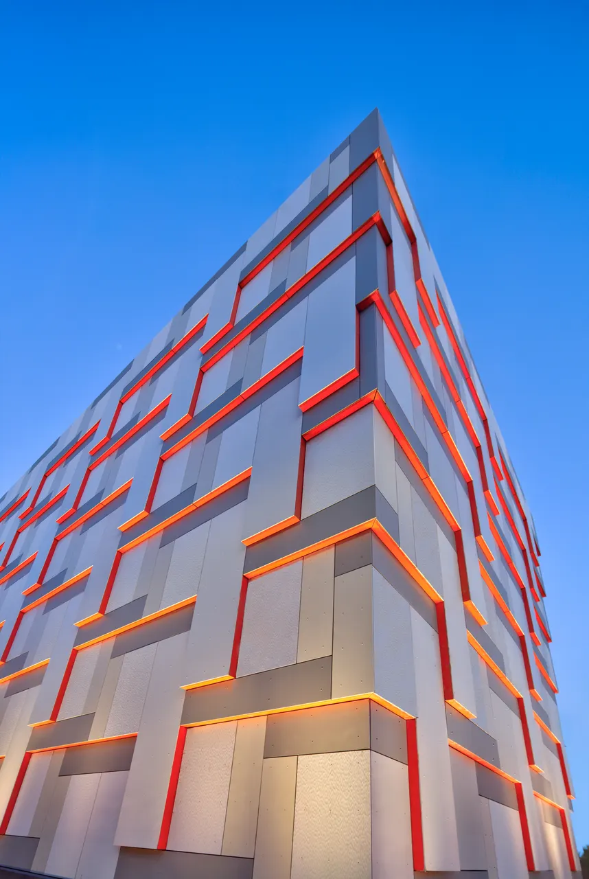 Smus, Sun-Station,Sacramento, CA. Moniz Architecture | photograph by Ed Asmus